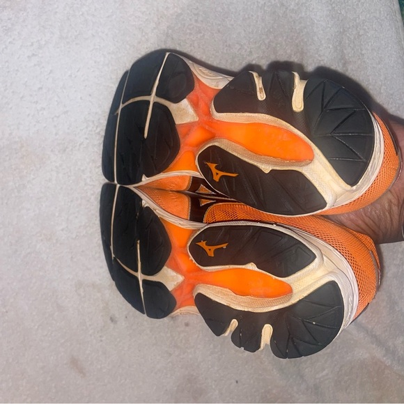 Mizuno Bright Orange Athletic Shoes - Picture 4 of 5